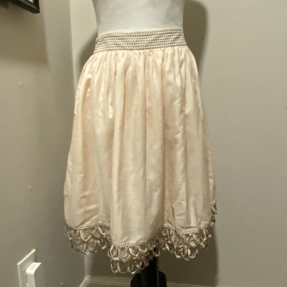 ECI Cream Skirt with Navy Blue Scalloped Embroidered Edge Details, Size 14 - Picture 3 of 13